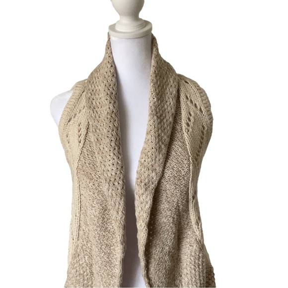 Max Studio Sleeveless Cardigan - Picture 2 of 11